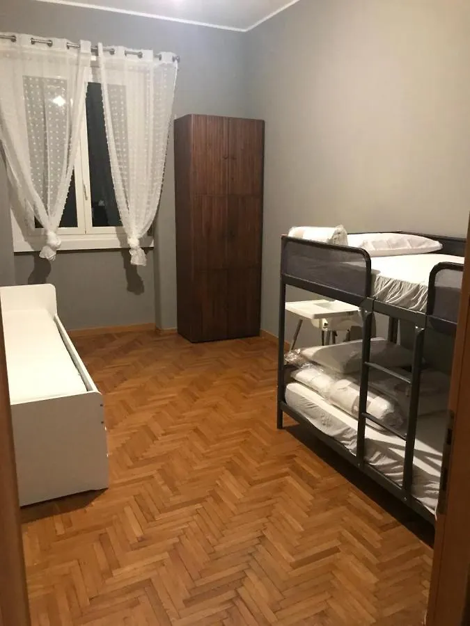Porta Romana Metro Station Milán Apartmán